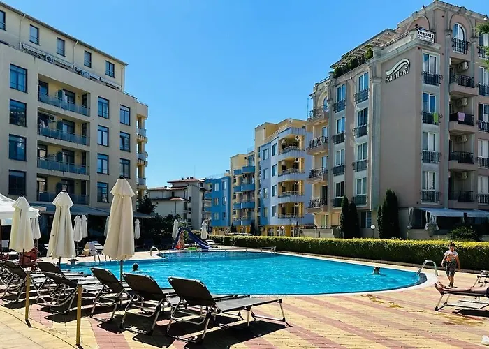 какао с басейн плаж Apartament Sunny Beach